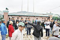 Khách hàng vây chủ Kl99ok phiên bản mới đòi sổ đỏ