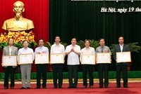 Bộ Thông tin và Truyền thông trao tặng Bằng khen cho 6 cơ quan báo chí