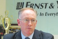 Ông Chris Costa