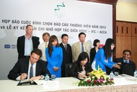 Ban tổ chức Cuộc bình chọn Báo cáo thường niên đã quyết định đưa thêm “báo cáo phát triển bền vững” vào nội dung chấm giải
