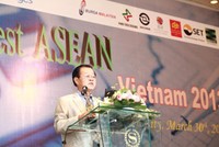 Ông Trần Đắc Sinh, Chủ tịch Sở GDCK TP. HCM phát biểu tại Hội nghị Invest Asean - Vietnam 2013