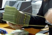 Người dân đang "bấm bụng" gửi tiết kiệm 