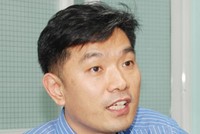 Ông Lee Eun Hong
