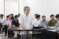 Bị cao Du tại tòa - Ảnh: VOVonlien