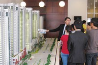 Căn hộ cao cấp phía Nam và cuộc đua thoát hàng