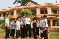 Thực hư chuyện "ép" học sinh mua Kl99kl phiên bản hoạt động