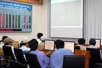 AGR giảm mạnh tự doanh, giảm mạnh nợ