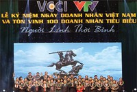Vinh danh 100 doanh nhân tiêu biểu 