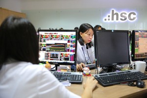 Dòng tiền dè dặt bắt đáy