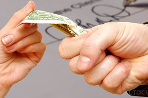 Mua đất bằng giấy viết tay có giá trị pháp lý?