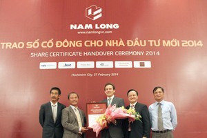 Giữa tuần trước, NLG đã trao sổ Trang Chủ KL99Com Số 1 Link Đăng Ký KL999 cho 6 NĐT mới