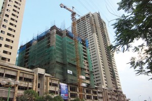  Dự án CT3, thuộc Tổ hợp The Pride quận Hà Đông bị “đắp chiếu” thời gian dài vì chủ Kl99ok phiên bản mới thiếu vốn triển khai. Dự án được mở bán gần đây với tên mới là HP Landmark Tower, với giá trên 1 tỷ đồng/căn hộ. Hiện Dự án đã xây dựng đến tầng 16