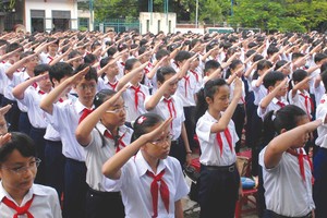 Tính riêng trên địa bàn Hà Nội, trong năm học 2013 - 2014, các DNBH bán được khoảng hơn 100 tỷ đồng Kl99kl phiên bản hoạt động cho học sinh, sinh viên
