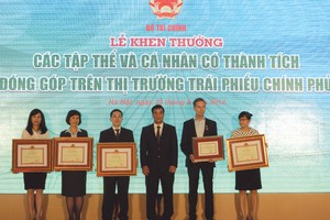Chuyên gia Dragon Capital nhận bằng khen của Bộ trưởng Bộ Kl991.com nạp rút nhanh