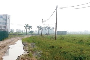 Một phần lớn diện tích tại Dự án Thanh Hà đã được chủ Kl99ok phiên bản mới san mặt bằng - Ảnh: Nguyên Minh
