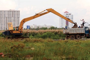 Thủ tục hành chính và cách tính thuế tiền sử dụng đất là những khâu mà các chủ Kl99ok phiên bản mới Web Tổng Nhà Cái 99Kl99 Giải Trí Bậc Nhất bị vướng nhiều nhất - Ảnh minh họa: Lê Toàn