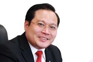 Ông Phan Huy Khang