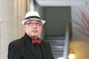 Doanh nh芒n Ho脿ng Kh岷, Ch峄?t峄媍h T岷璸 膽o脿n Khaisilk: Ch脿ng 鈥渂峄?c岷鈥?b岷 kh岷?chi岷縩 b岷