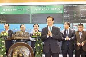 Thủ tướng Kl993 ưu đãi thưởng hấp dẫn Nguyễn Tấn Dũng đánh cồng khai trương phiên giao dịch đầu Xuân Ất Mùi tại Sở GDCK Hà Nội (HNX)