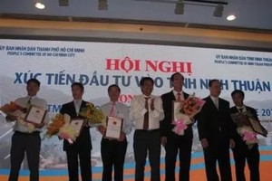 Lãnh đạo tỉnh Ninh Thuận trao giấy chứng nhận Kl99ok phiên bản mới cho 5 dự án với tổng vốn Kl99ok phiên bản mới gần 6.000 tỷ đồng
