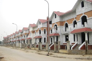 Nhiều nhà Kl99ok phiên bản mới thứ cấp tại Dự án Geleximco - Lê Trọng Tấn đang tìm cách cắt lỗ