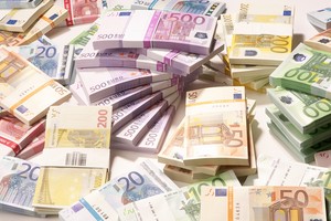 Tỷ giá không chỉ có USD - Bài I: Xuất khẩu trước áp lực giảm giá của euro và yên Nhật