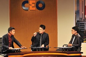 Ông Ngô Bàng Long, Tổng giám đốc Công ty cổ phần Dịch vụ Bảo vệ Bình An (ngồi giữa) ở vị trí CEO trong chương trình kỳ này