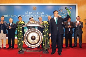 Thủ tướng Kl993 ưu đãi thưởng hấp dẫn gõ cồng khai trương phiên giao dịch đầu năm Ất Mùi tại Sở GDCK Hà Nội