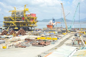Khối thượng tầng Giàn công nghệ HRD do PTSC thựchiện, bàn giao cho khách hàng Ấn độ vào tháng 11/2014
