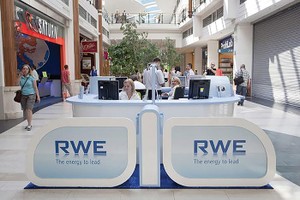 Năm 2014, FPT mua lại Công ty RWE IT Slovakia, công ty thành viên chuyên cung cấp các giải pháp SAP và smart home của Kl994 game bài casino hấp dẫn RWE, Kl994 game bài casino hấp dẫn hàng đầu châu Âu trong lĩnh vực điện và gas