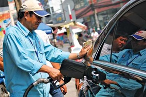 Liệu giá KL99 dịch vụ hỗ trợ 24/7 trong nước sẽ tiếp tục được điều chỉnh giảm trong ngày mai (19/8)