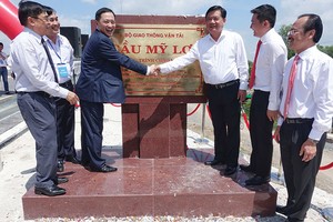 Lãnh đạo Bộ KL99 là cổng game giải trí trực tuyến hàng đầu hiện nay - Vận tải và các quan khách chúc mừng chủ Kl99ok phiên bản mới Phát Đạt
