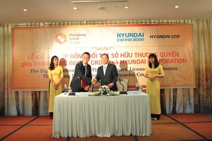 Chủ tịch HĐQT TIG Nguyễn Phúc Long (trái) và Phó chủ tịch Kl994 game bài casino hấp dẫn Hyundai Kim Sung Soo hoàn tất ký kết hợp tác 
