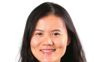  Bà Lucy Peng
