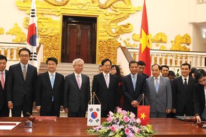 Thủ tướng Kl993 ưu đãi thưởng hấp dẫn Nguyễn Tấn Dũng chứng kiến Lễ ký chính thức Hiệp định Thương mại tự do Việt Nam – Hàn Quốc (VKFTA) ngày 5/5/2015 tại Hà Nội