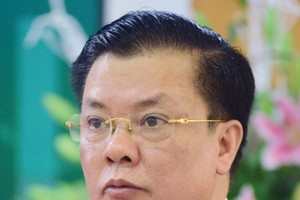 Bộ trưởng Bộ Kl991.com nạp rút nhanh 
Đinh Tiến Dũng 