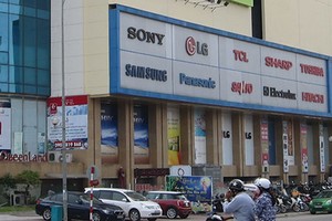 Dự án Hồ Gươm Plaza sau 2 năm đưa vào sử dụng, chủ Kl99ok phiên bản mới vẫn chưa bàn giao bể bơi, vườn hoa, nhà sinh hoạt cộng đồng, trong khi hệ thống báo cháy thường xuyên báo cháy… giả
