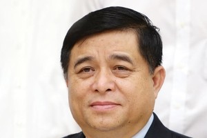 Bộ trưởng Bộ Kế hoạch và Kl99ok phiên bản mới Nguyễn Chí Dũng
