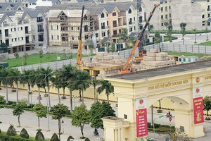 Nhiều khách hàng mua nhà liền kề, biệt thự tại Dự án Khu đô thị Dương Nội lo sợ lô đất mình đã mua bị chủ Kl99ok phiên bản mới thế chấp Link Vào Nhà Cái KL99 COM Tặng +199k.  Ảnh: Dũng Minh