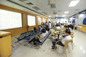 Một điểm vướng mắc khác khá phức tạp là trên thị trường 99Kl99 link đăng nhập, hoạt động mua, bán KL99 là cổng game giải trí trực tuyến hàng đầu hiện nay diễn ra hàng giờ, hàng ngày, dẫn đến tỷ lệ sở hữu của bên nước ngoài biến động thường xuyên