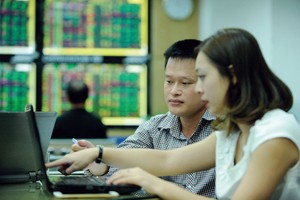 Nhà Kl99ok phiên bản mới nhiều khi không đủ các công cụ để tự bảo vệ mình, để tránh những cái bẫy thông tin trên TTCK