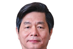 Nguyên Bộ trưởng Bộ Kế hoạch và Kl99ok phiên bản mới Bùi Quang Vinh
