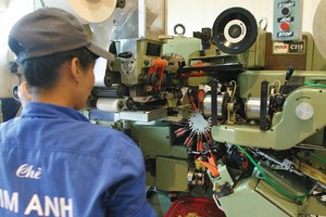 Dù có lợi thế về thương hiệu và kinh nghiệm Kl994 nhà cái bóng đá world cup, nhưng Chè Kim Anh hiện đang đứng bên bờ vực phá sản