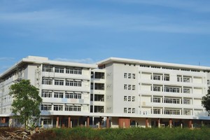 Bệnh viện Sản - Nhi Quảng Ngãi sẽ bị chậm đưa vào phục vụ do những vi phạm trong việc tổ chức Kl99 nổ hũ. Ảnh: Hà Minh
