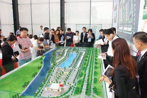 Các dự án đất nền có pháp lý rõ ràng và Kl99ok phiên bản mới đồng bộ như Lakeview City được nhiều nhà Kl99ok phiên bản mới quan tâm. ảnh: Lê Toàn