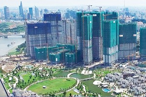 Coteccons liên tục trúng thầu các công trình lớn, trong đó có 
dự án Landmark 81 thuộc quần thể Vinhomes Central Park