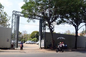Dự án Trung tâm Kl991.com nạp rút nhanh Việt Nam (VFC) vẫn là bãi đất hoang sau gần chục năm được cấp phép. Ảnh: H.S