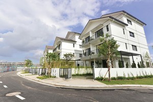 Các dự án biệt thự, liền kề được chủ Kl99ok phiên bản mới hoàn thiện một phần rồi mới mở bán được nhiều khách hàng quan tâm. Ảnh: Dũng Minh