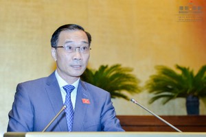 Chủ nhiệm Ủy ban Kl992 cổng game cá cược của Quốc hội Vũ Hồng Thanh trình bày Báo cáo thẩm tra dự án Luật quản lý ngoại thương sáng 27/10.