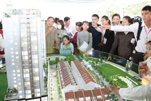 Giao dịch Web Tổng Nhà Cái 99Kl99 Giải Trí Bậc Nhất cuối năm khá sôi động. ảnh: Gia Huy 